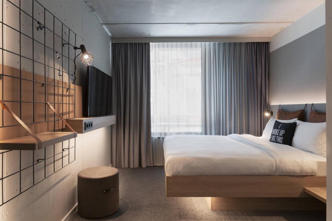 Moxy Frankfurt City Center Frankfurt am Main Bagian luar foto