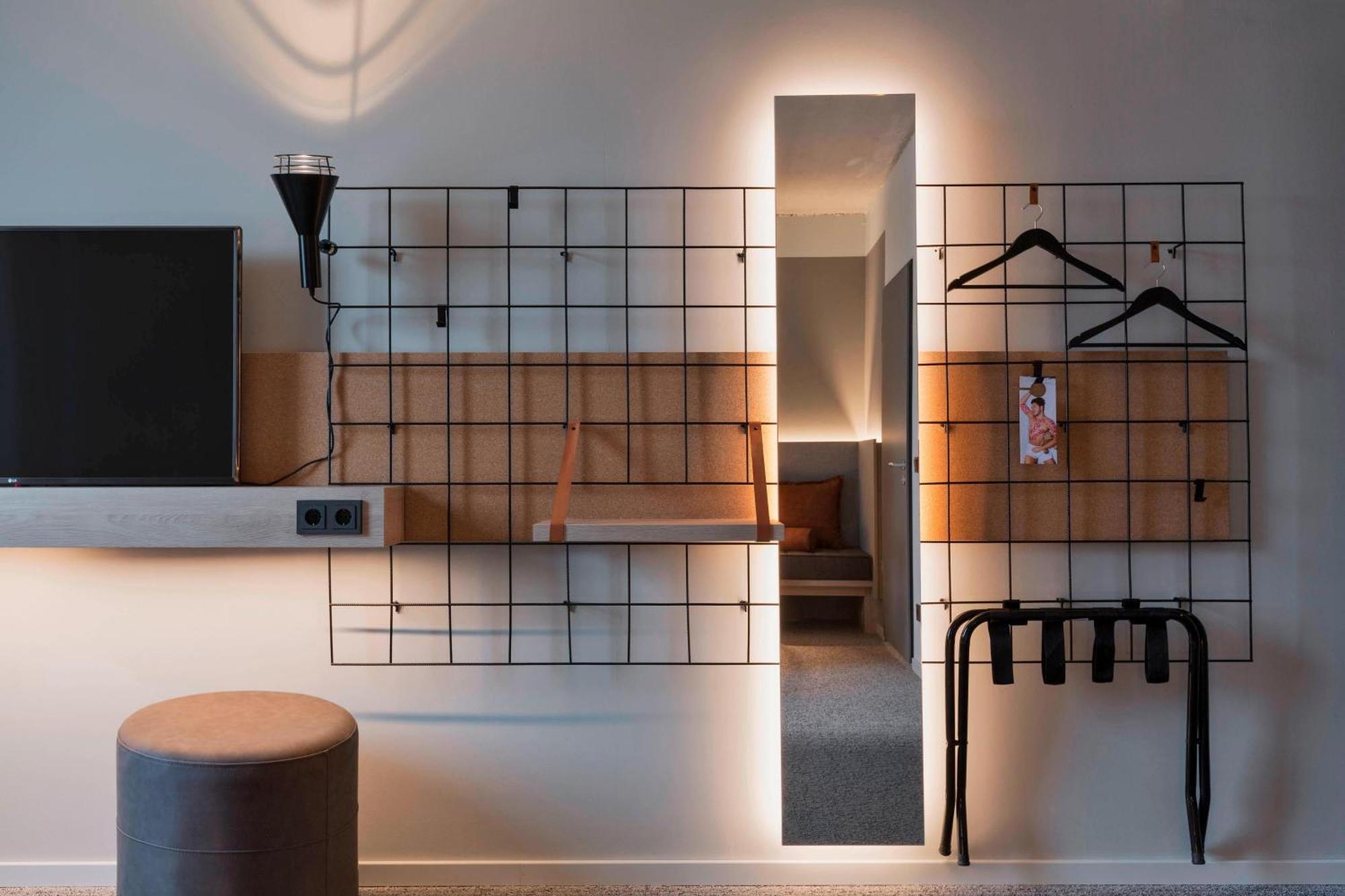 Moxy Frankfurt City Center Frankfurt am Main Bagian luar foto