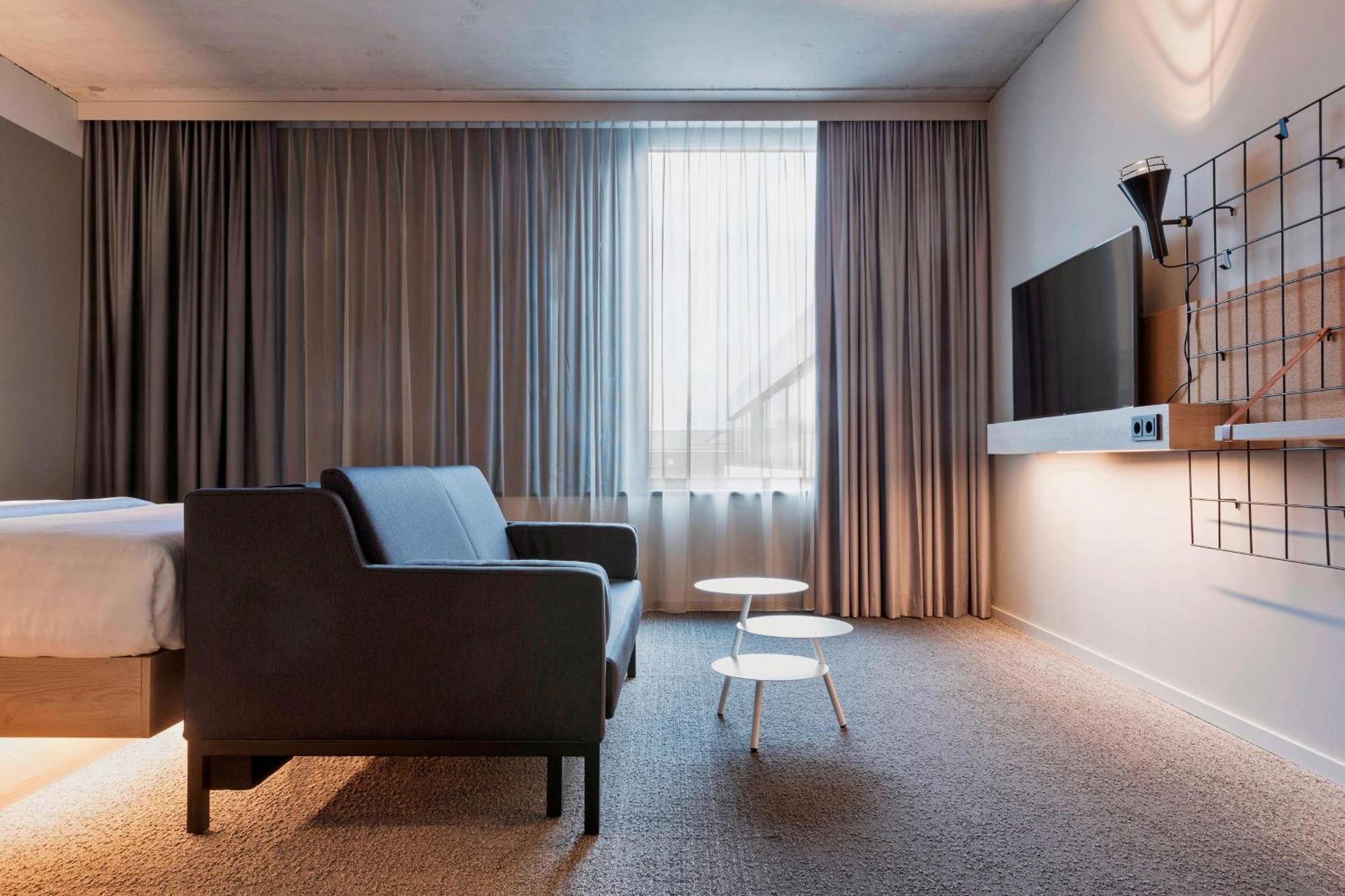 Moxy Frankfurt City Center Frankfurt am Main Bagian luar foto
