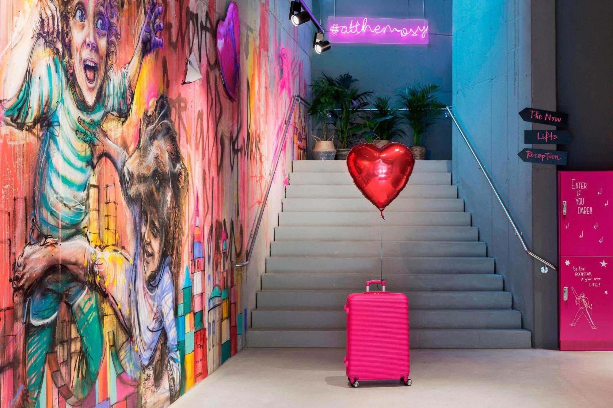 Moxy Frankfurt City Center Frankfurt am Main Bagian luar foto